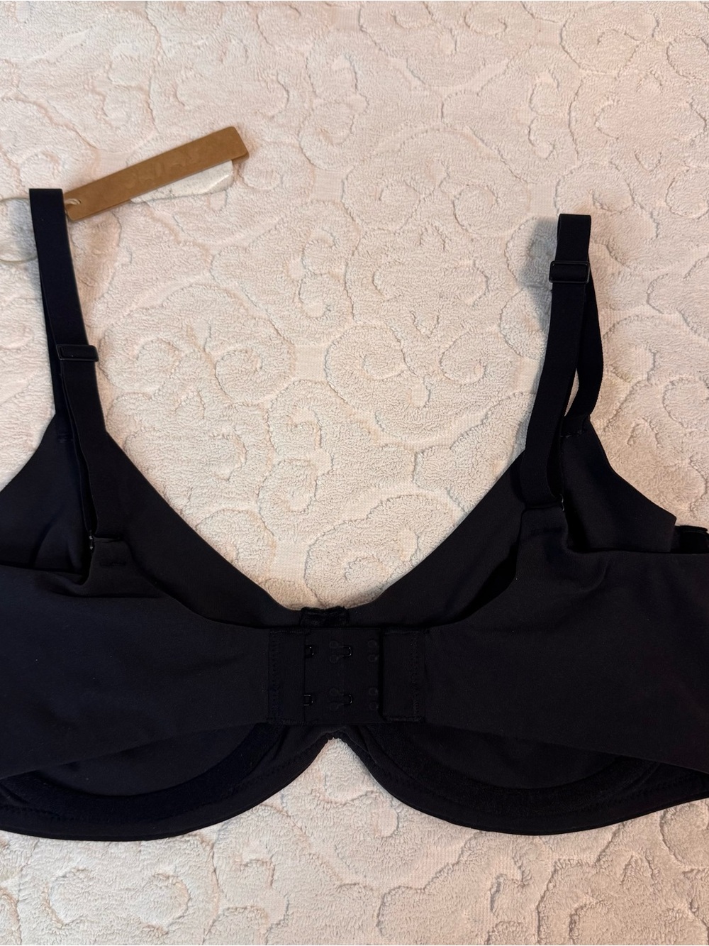 SKIMS Black Underwire Stretch Bra - Picture 3 of 7